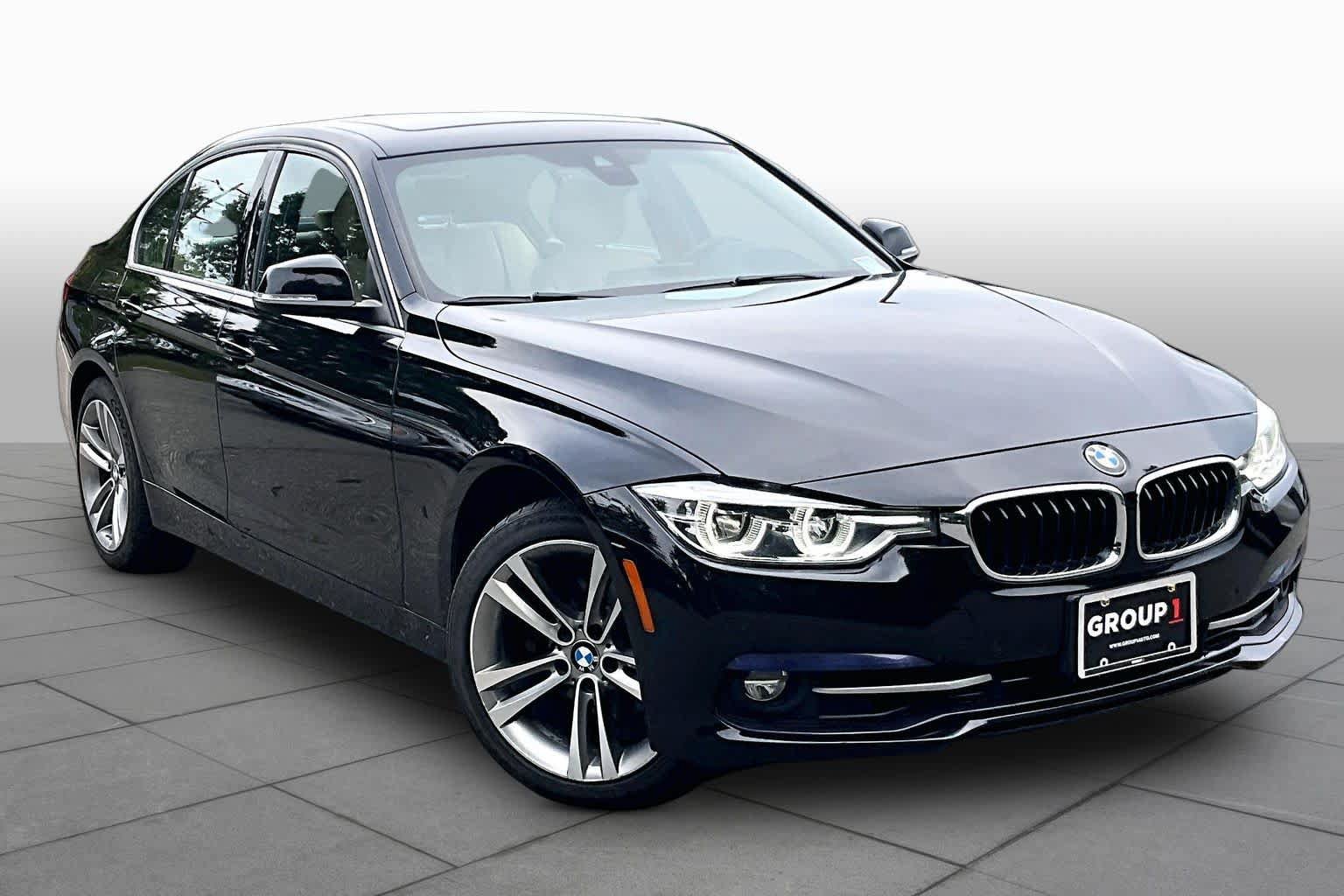 Used 2018 BMW 330i xDrive Sedan AWD/4WD image 3