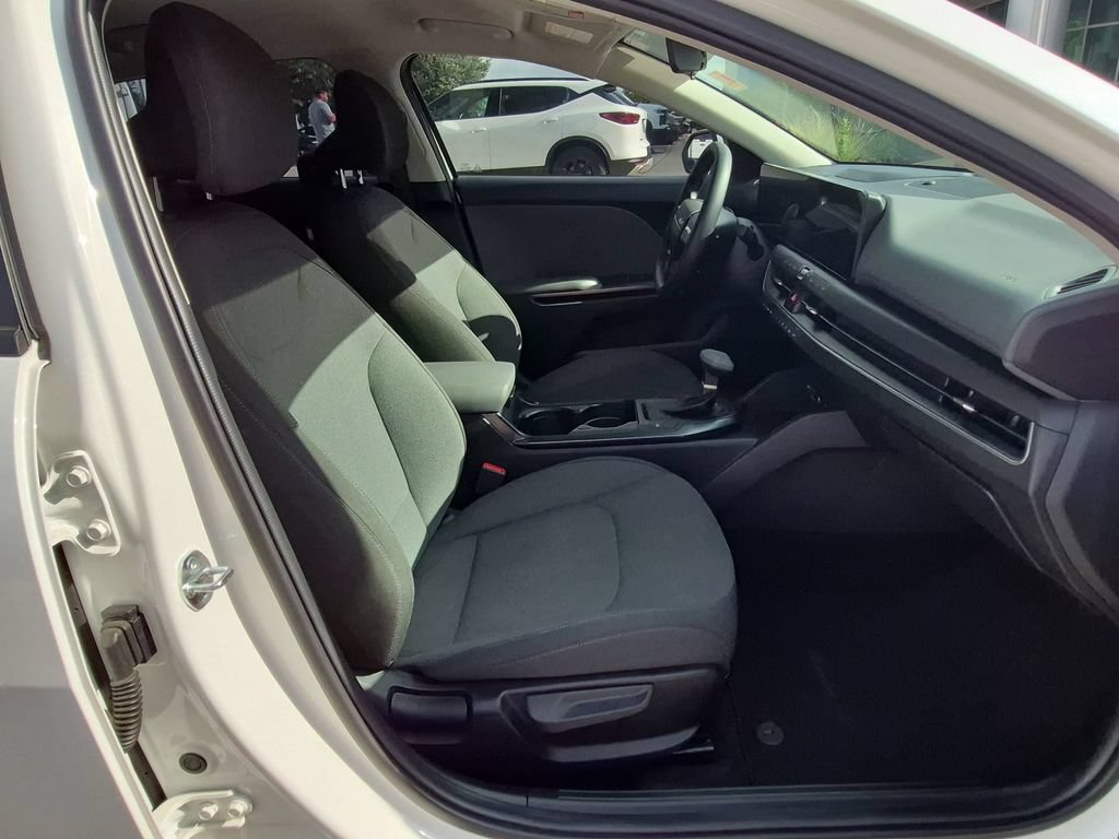 Used 2025 Kia K4 FWD image 23
