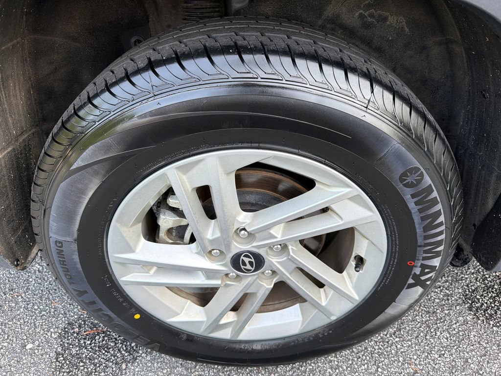 Used 2025 Hyundai Tucson SE FWD image 17
