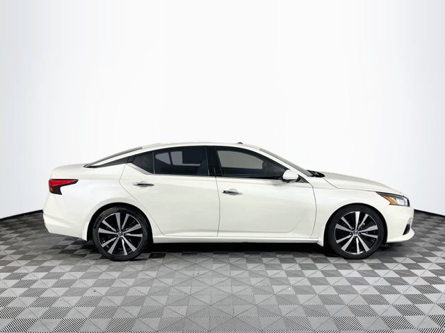 Used 2020 Nissan Altima 2.0 Platinum FWD image 9