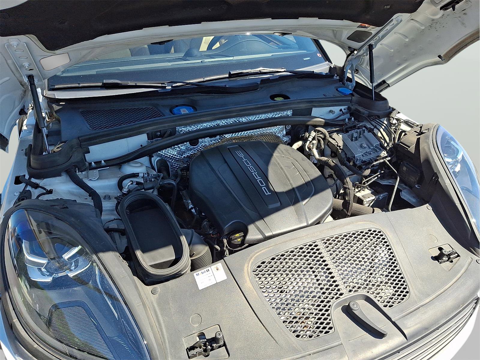 Used 2019 Porsche Macan AWD/4WD image 12