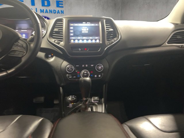 Used 2020 Jeep Cherokee Trailhawk w/ Cold Weather Group AWD/4WD image 21