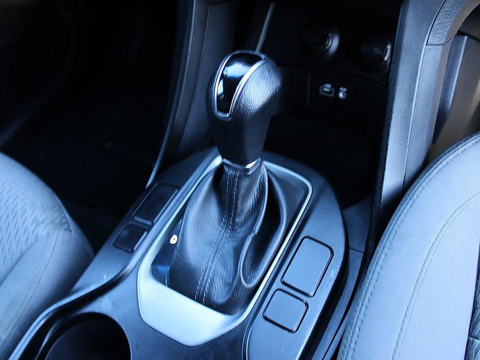 Used 2018 Hyundai Santa Fe Sport FWD image 19