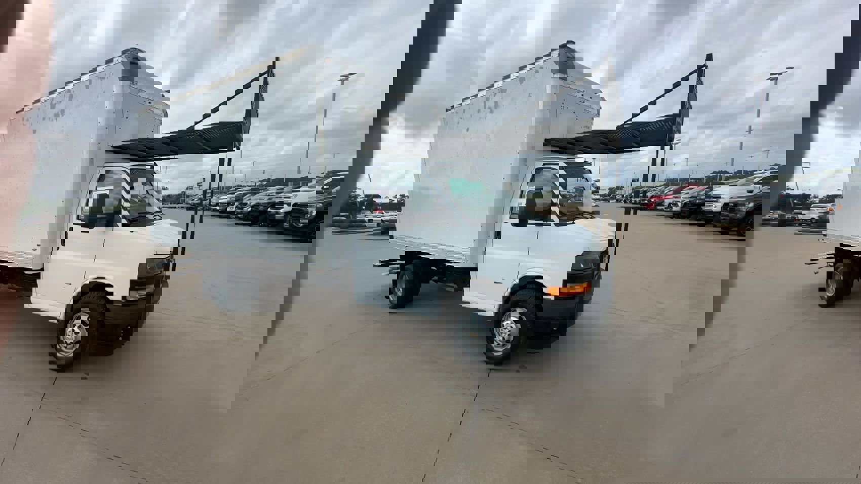 Used 2019 Chevrolet Express 3500 RWD image 8