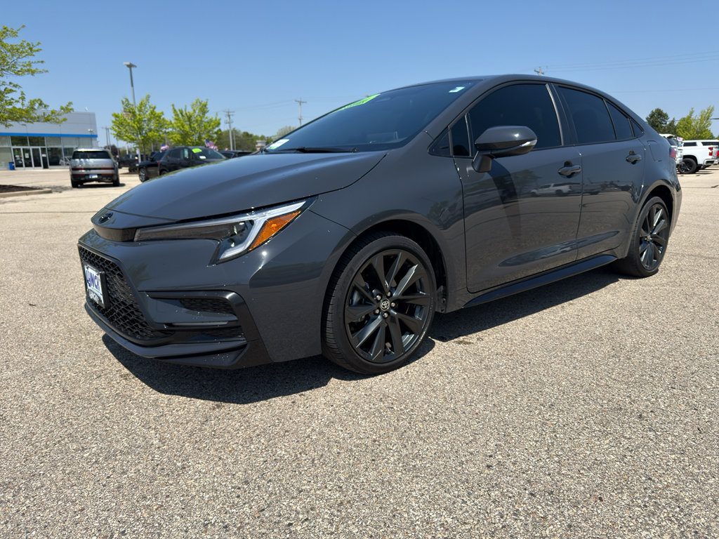 Used 2026 Toyota Corolla SE w/ SE Package FWD image 1