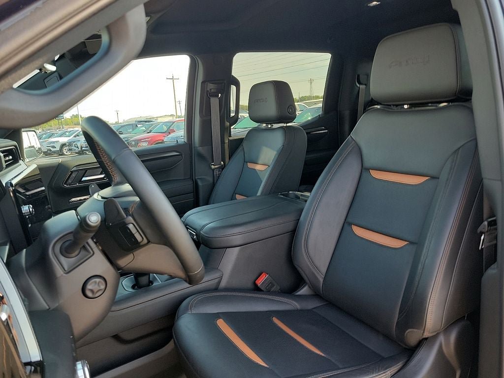 Used 2025 GMC Sierra 1500 AT4 w/ Technology Package AWD/4WD image 11