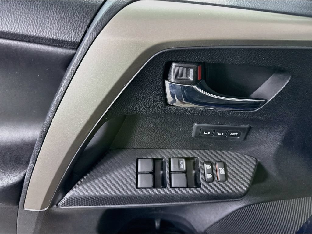 Used 2014 Toyota RAV4 Limited AWD/4WD image 22