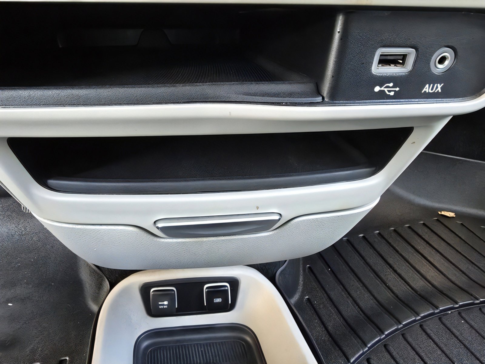 Used 2020 Chrysler Pacifica Limited image 31