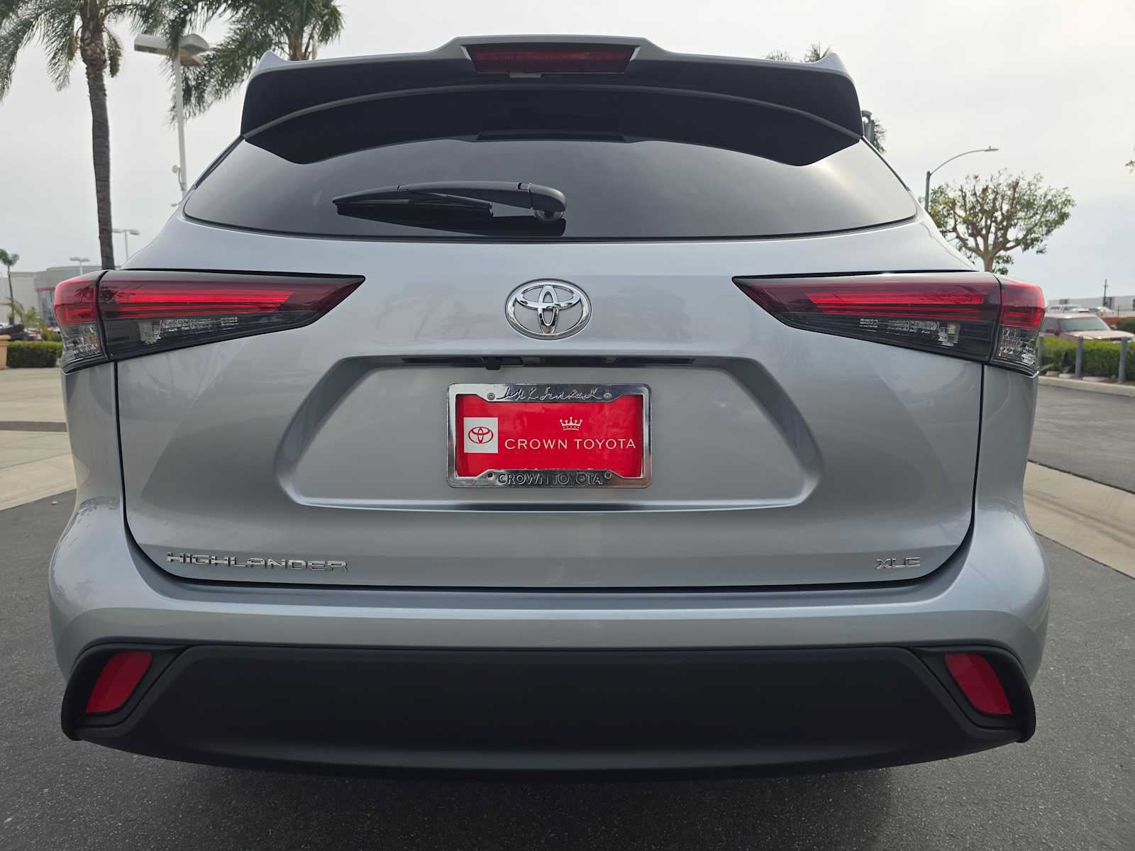 Certified 2025 Toyota Highlander XLE FWD image 15