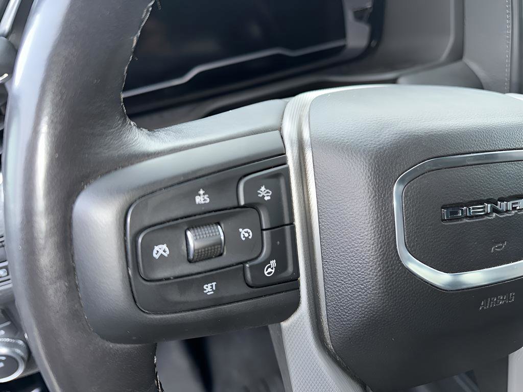 Used 2022 GMC Yukon XL Denali image 15