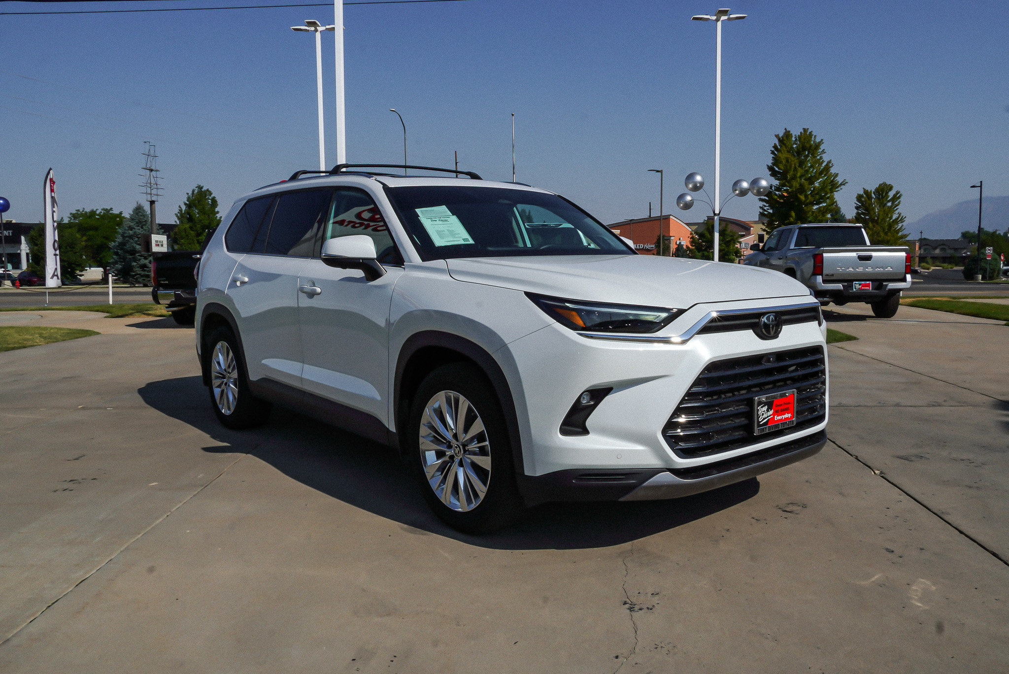 Certified 2025 Toyota Grand Highlander AWD image 2