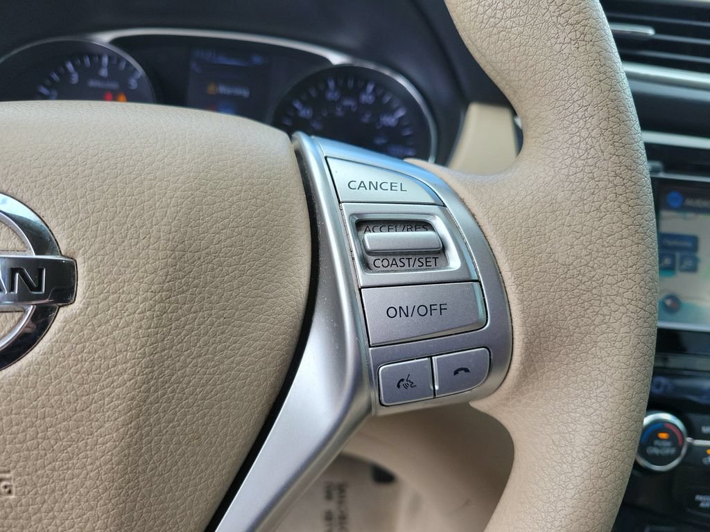Used 2015 Nissan Rogue SV w/ SV Premium Package FWD image 22