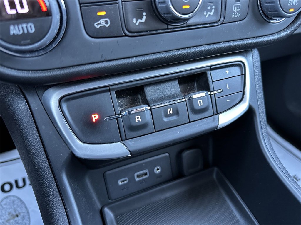Used 2023 GMC Terrain SLE w/ Driver Convenience Package image 19