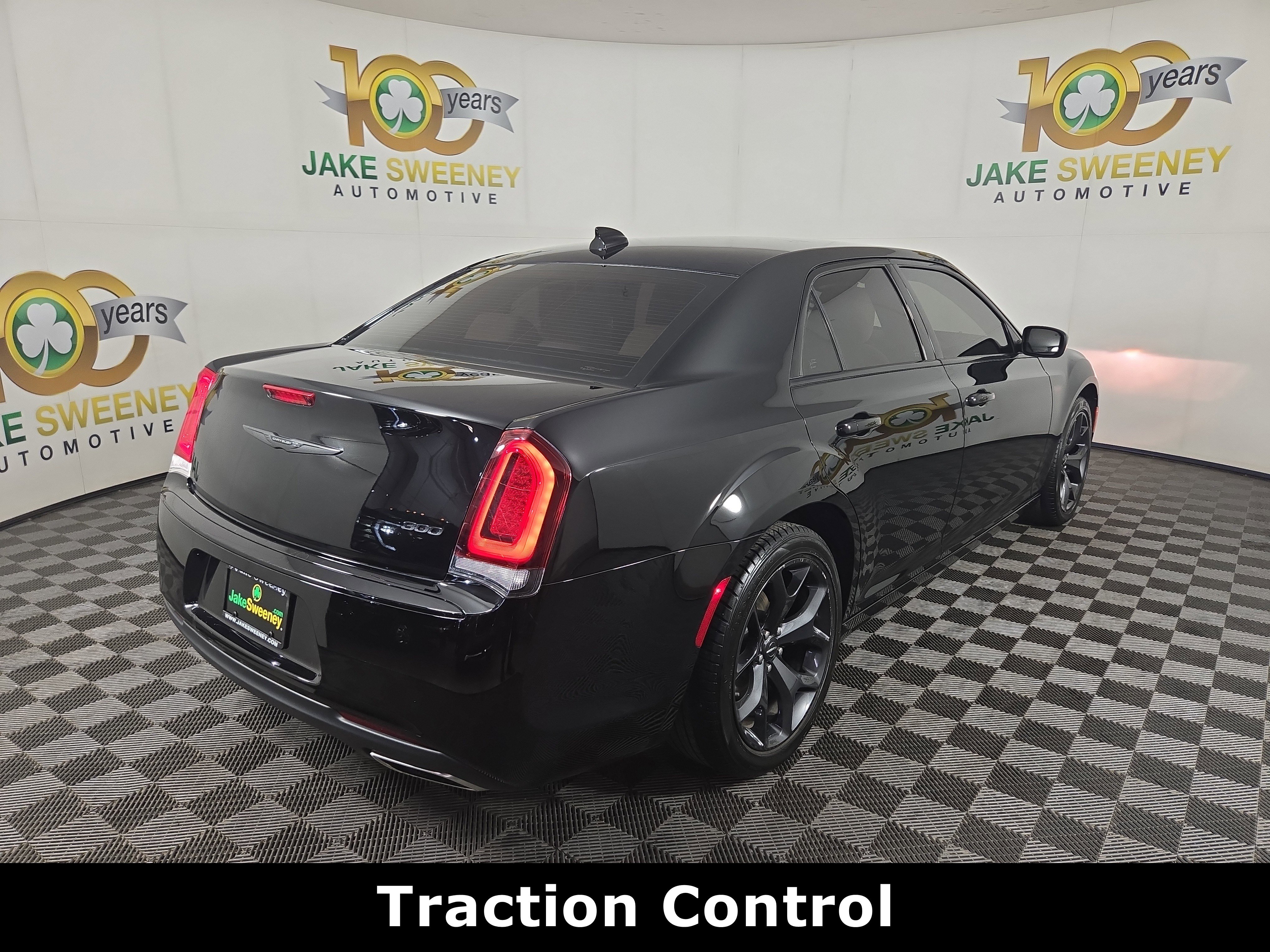 Used 2023 Chrysler 300 Touring w/ Sport Appearance Package RWD image 10