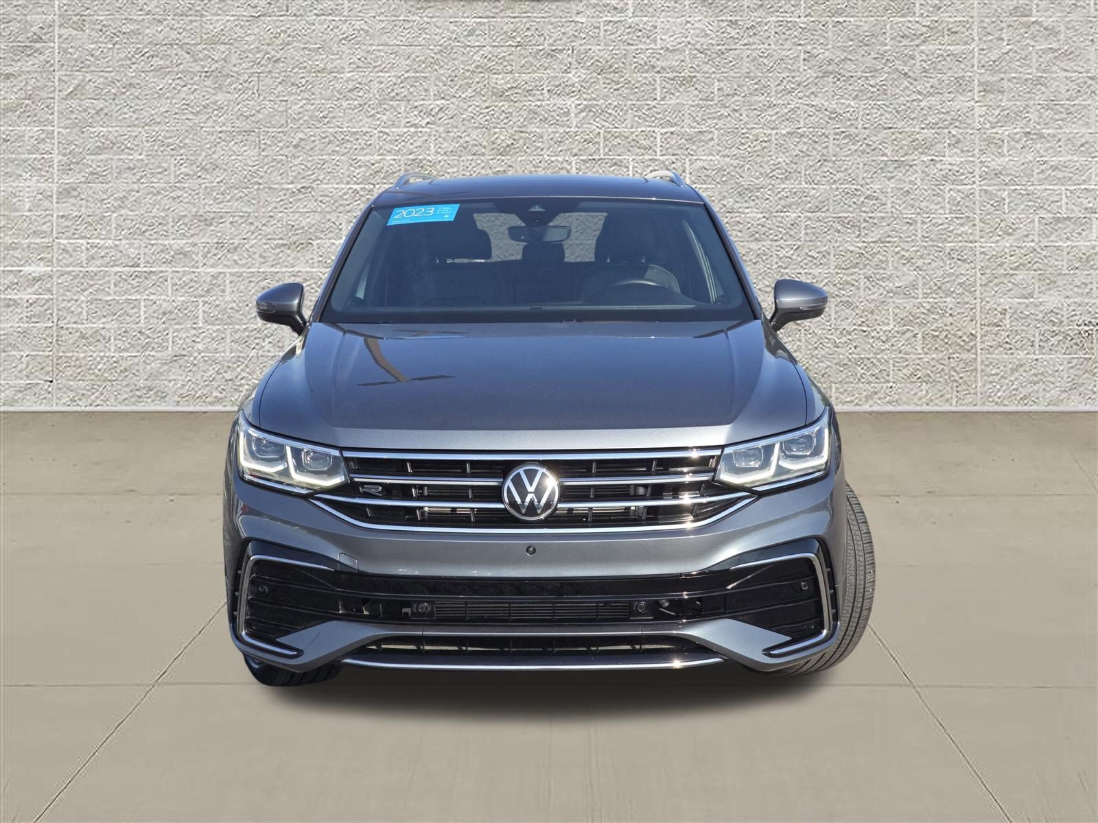 Certified 2023 Volkswagen Tiguan SEL R-Line AWD/4WD image 2