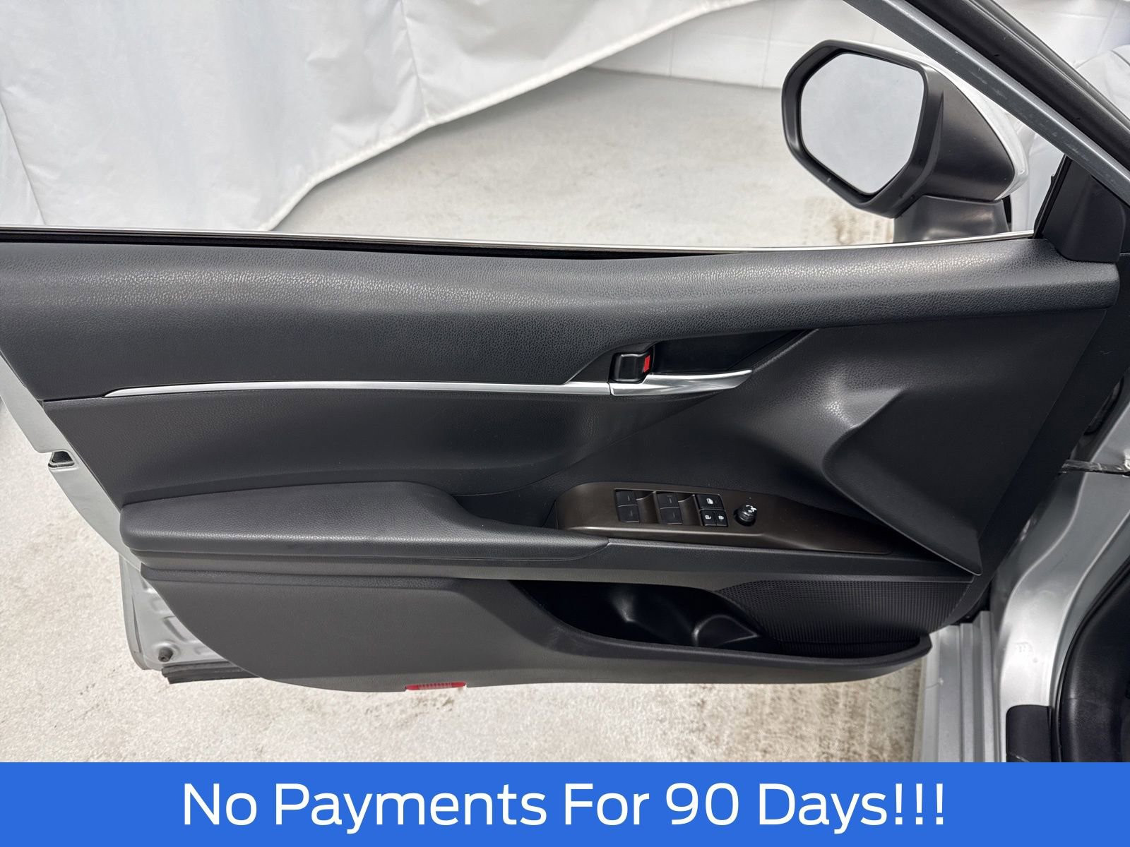 Used 2023 Toyota Camry SE image 13