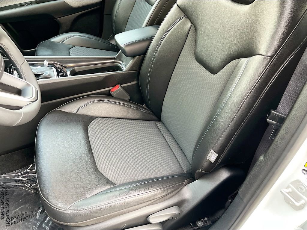 Used 2025 Jeep Compass Latitude image 19