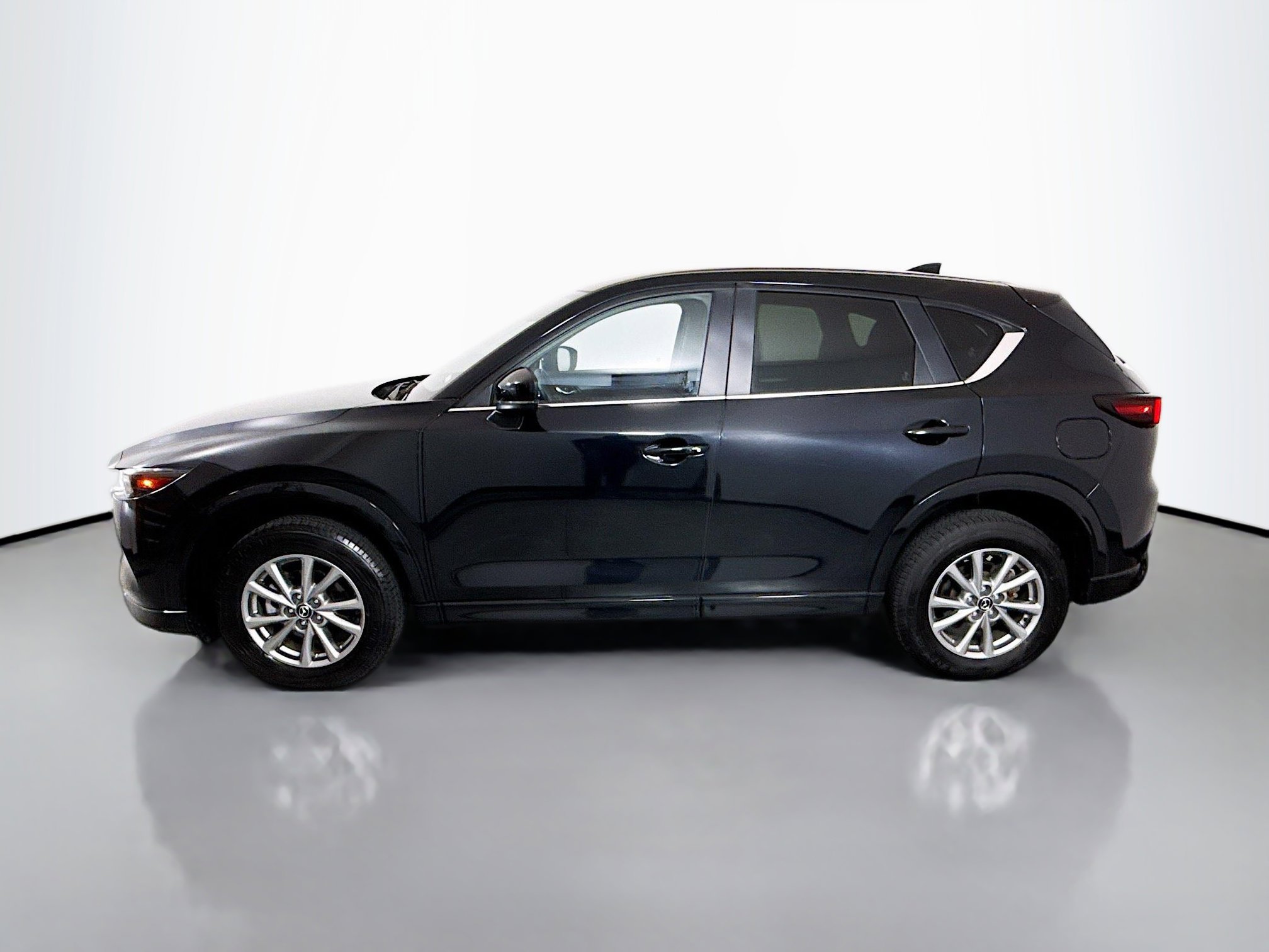 Used 2025 MAZDA CX-5 AWD 2.5 S w/ Select Package image 4