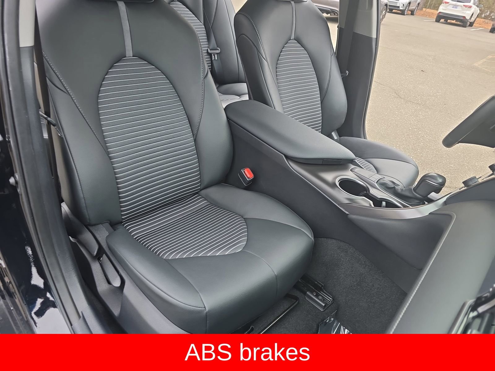 Used 2024 Toyota Camry SE image 15