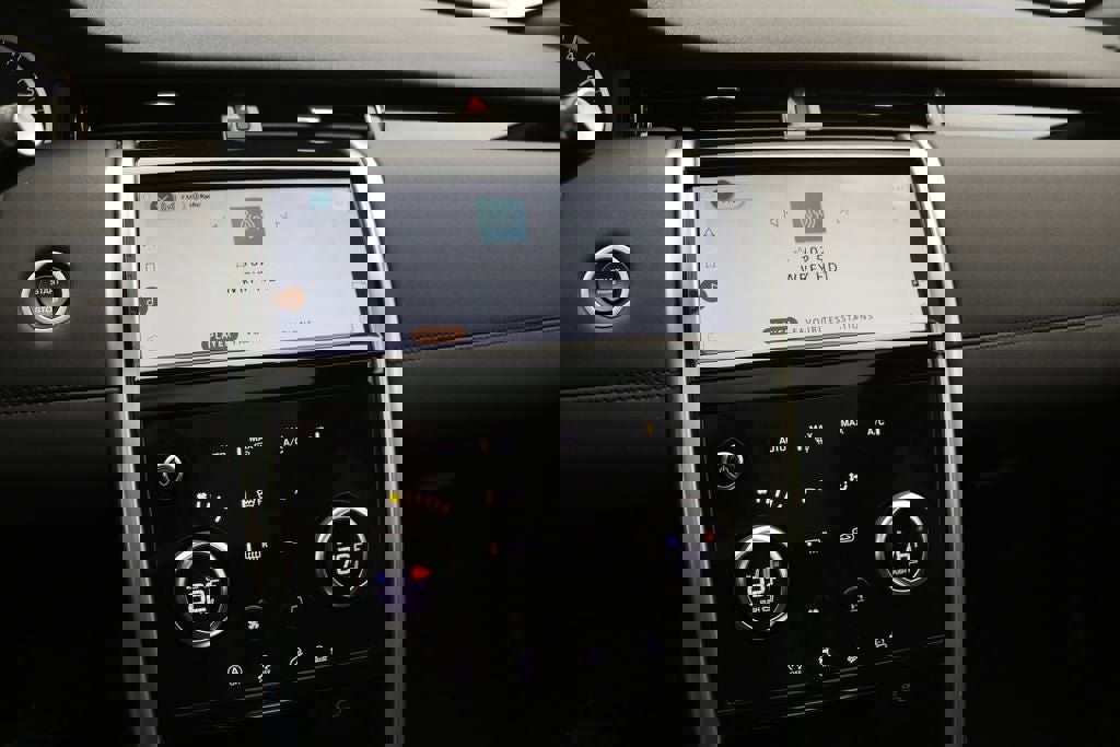 Used 2023 Land Rover Discovery Sport S image 25