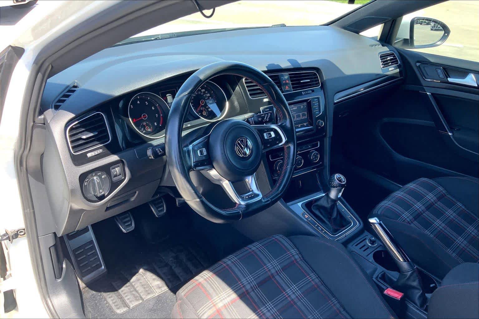 Used 2015 Volkswagen GTI S w/ Lighting Package (SEL) FWD image 16