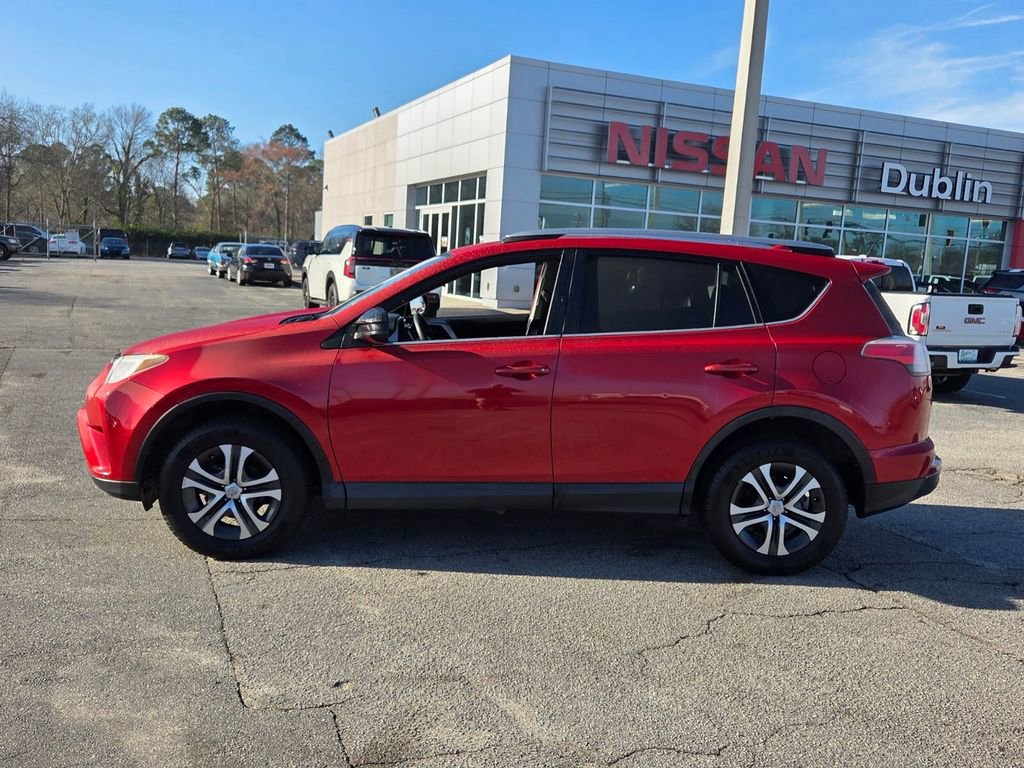 Used 2017 Toyota RAV4 LE image 2