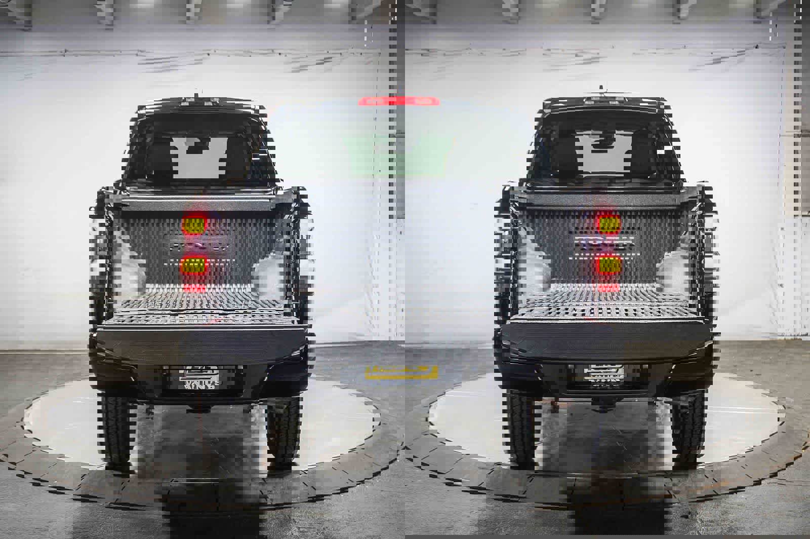 Used 2024 Nissan Frontier SV image 26