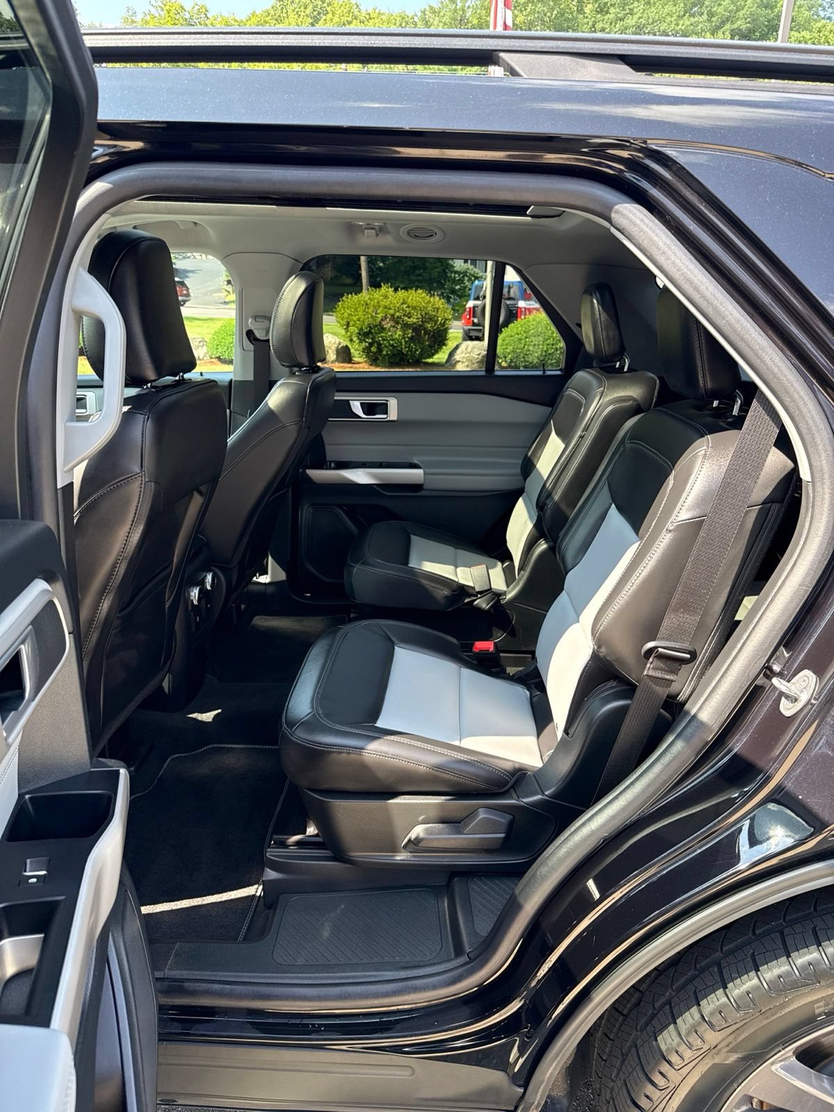 Certified 2023 Ford Explorer XLT w/ Equipment Group 202A AWD/4WD image 16