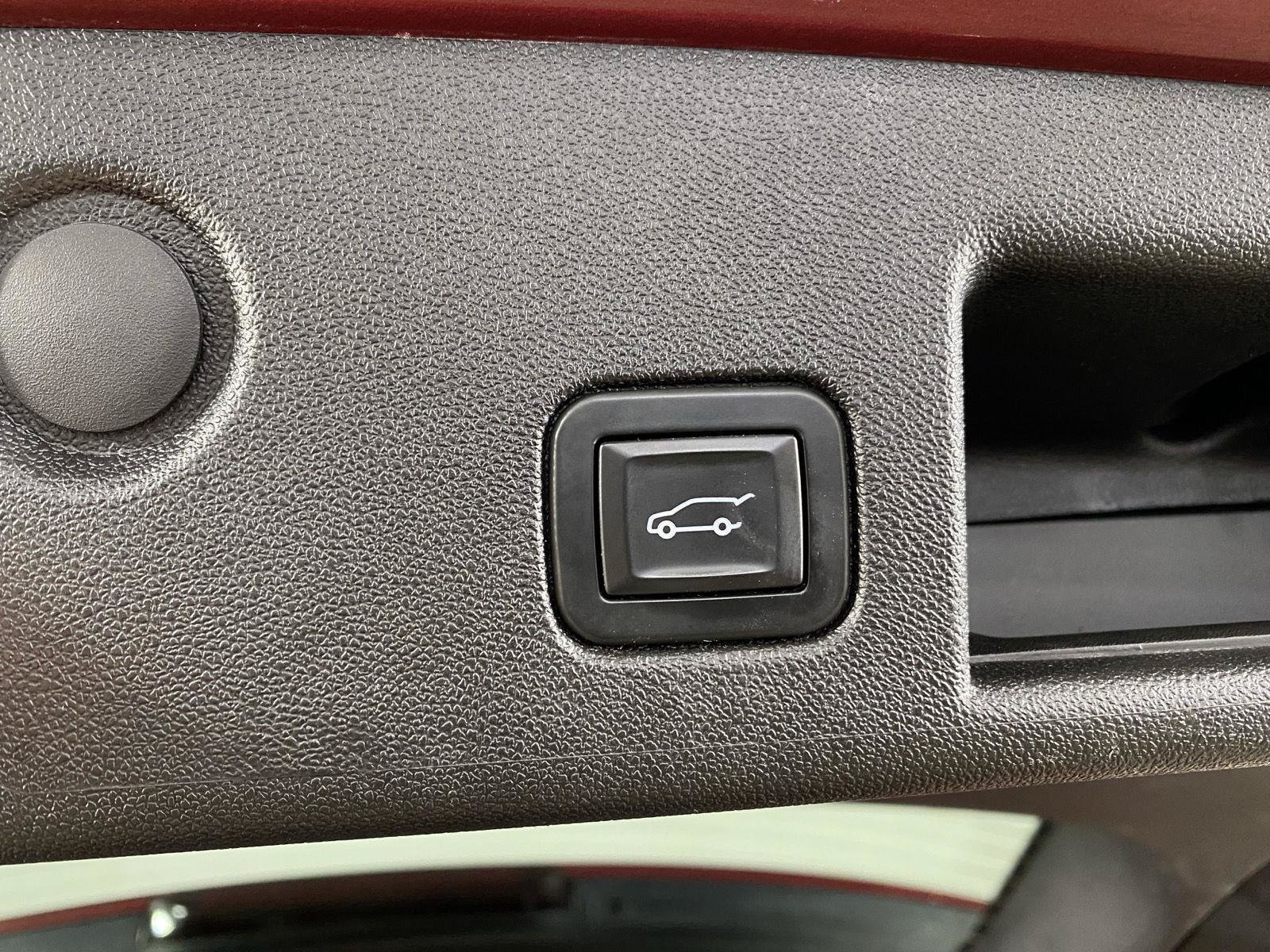 Used 2019 Chevrolet Equinox LT FWD image 28