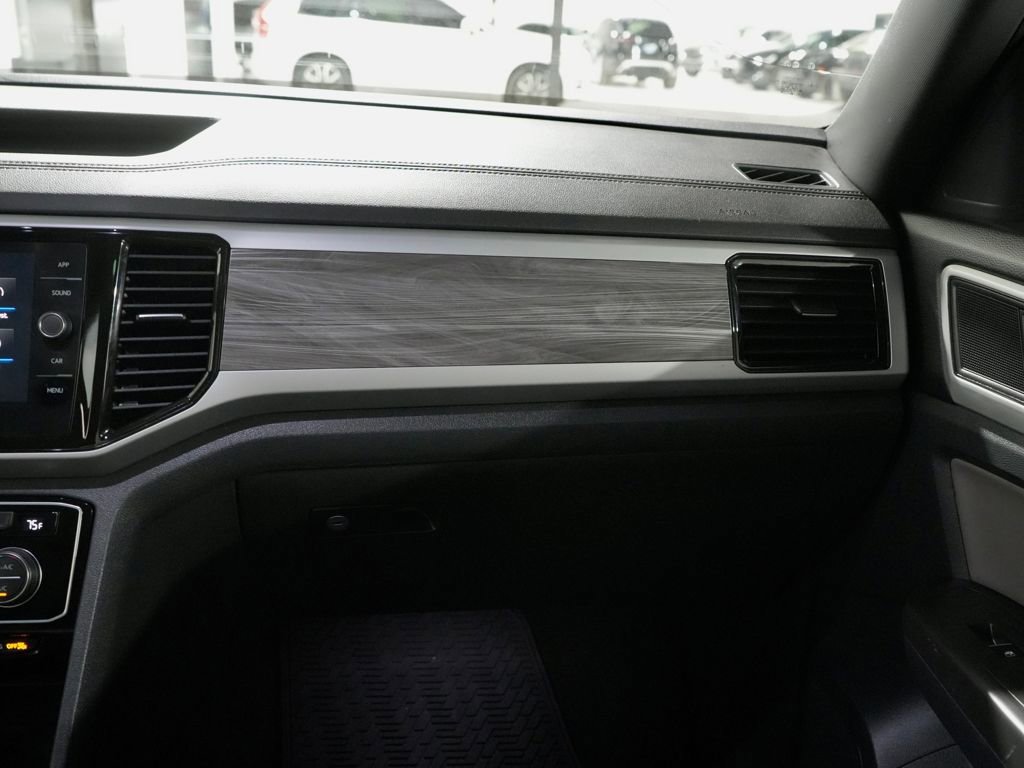 Used 2022 Volkswagen Atlas Cross Sport SE w/ Panoramic Sunroof Package image 24