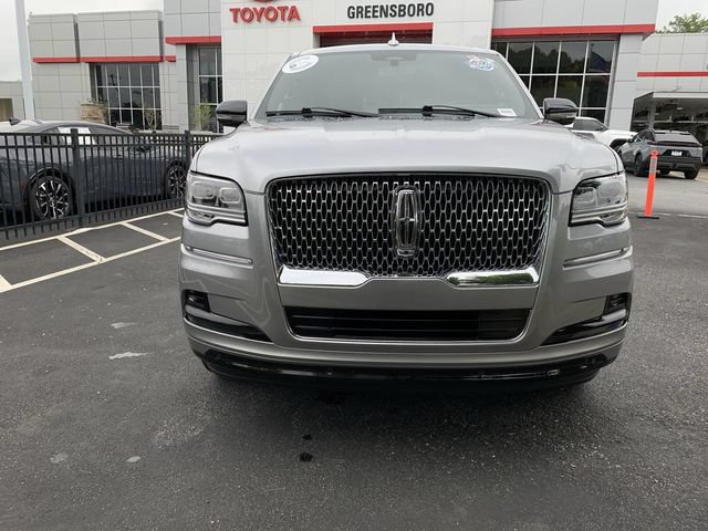 Used 2024 Lincoln Navigator L Reserve AWD/4WD image 3