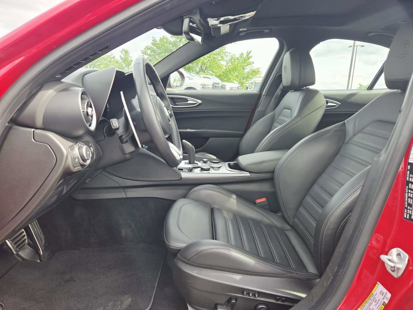 Used 2024 Alfa Romeo Giulia Veloce AWD/4WD image 13