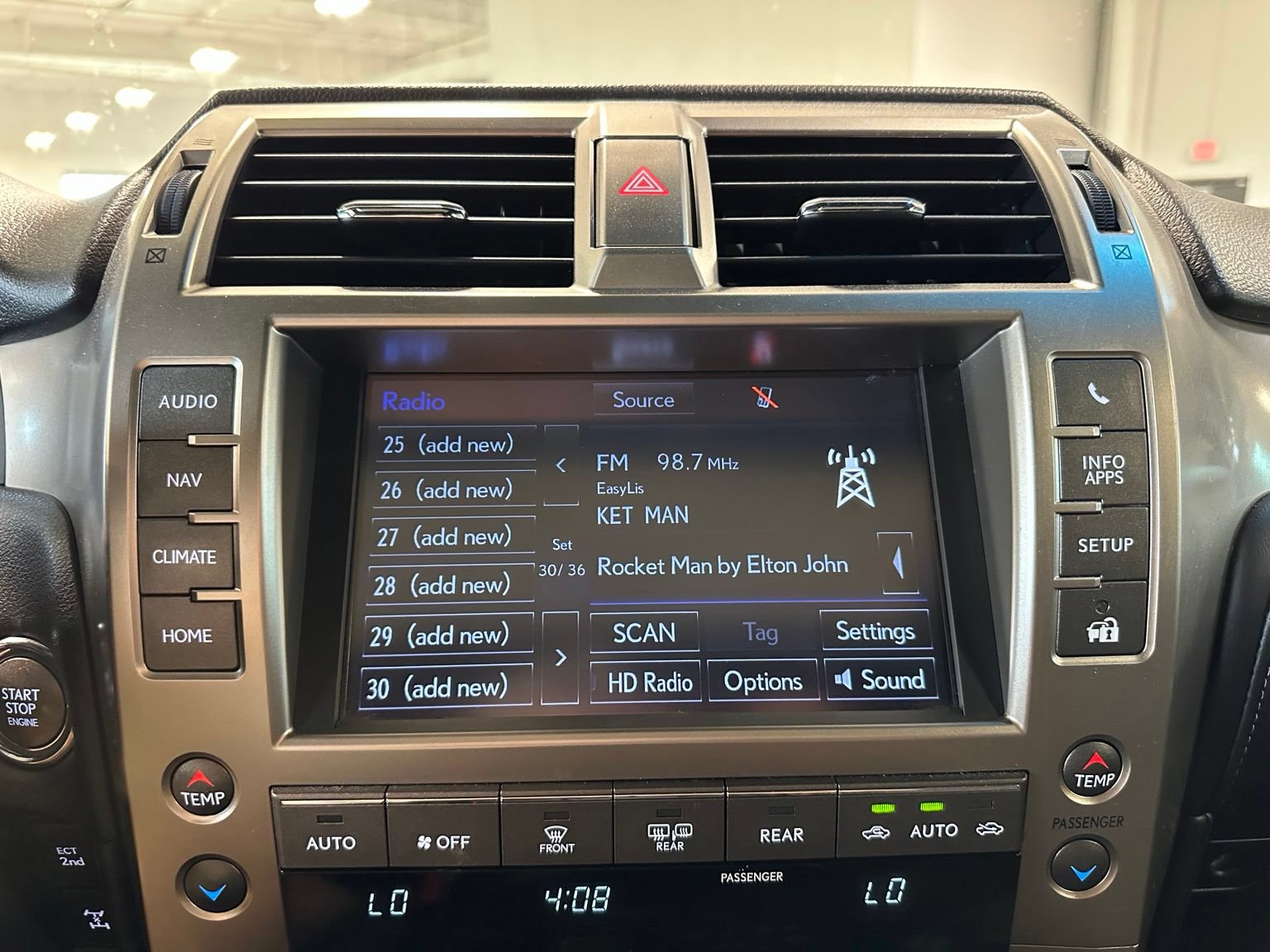 Used 2021 Lexus GX 460 Premium w/ Premium Package AWD/4WD image 28