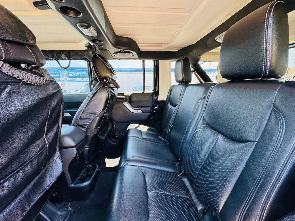 Used 2014 Jeep Wrangler Unlimited Sahara w/ Connectivity Group AWD/4WD image 10