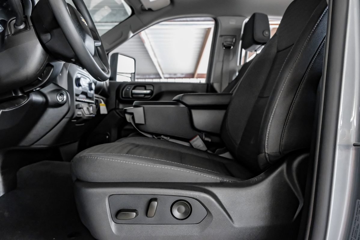 Used 2026 Chevrolet Silverado 2500 Custom w/ Custom Convenience Package AWD/4WD image 29