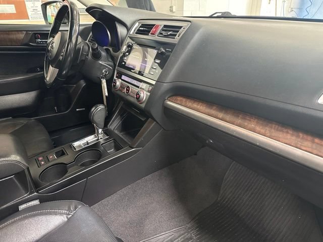 Used 2016 Subaru Outback 2.5i Limited AWD/4WD image 29