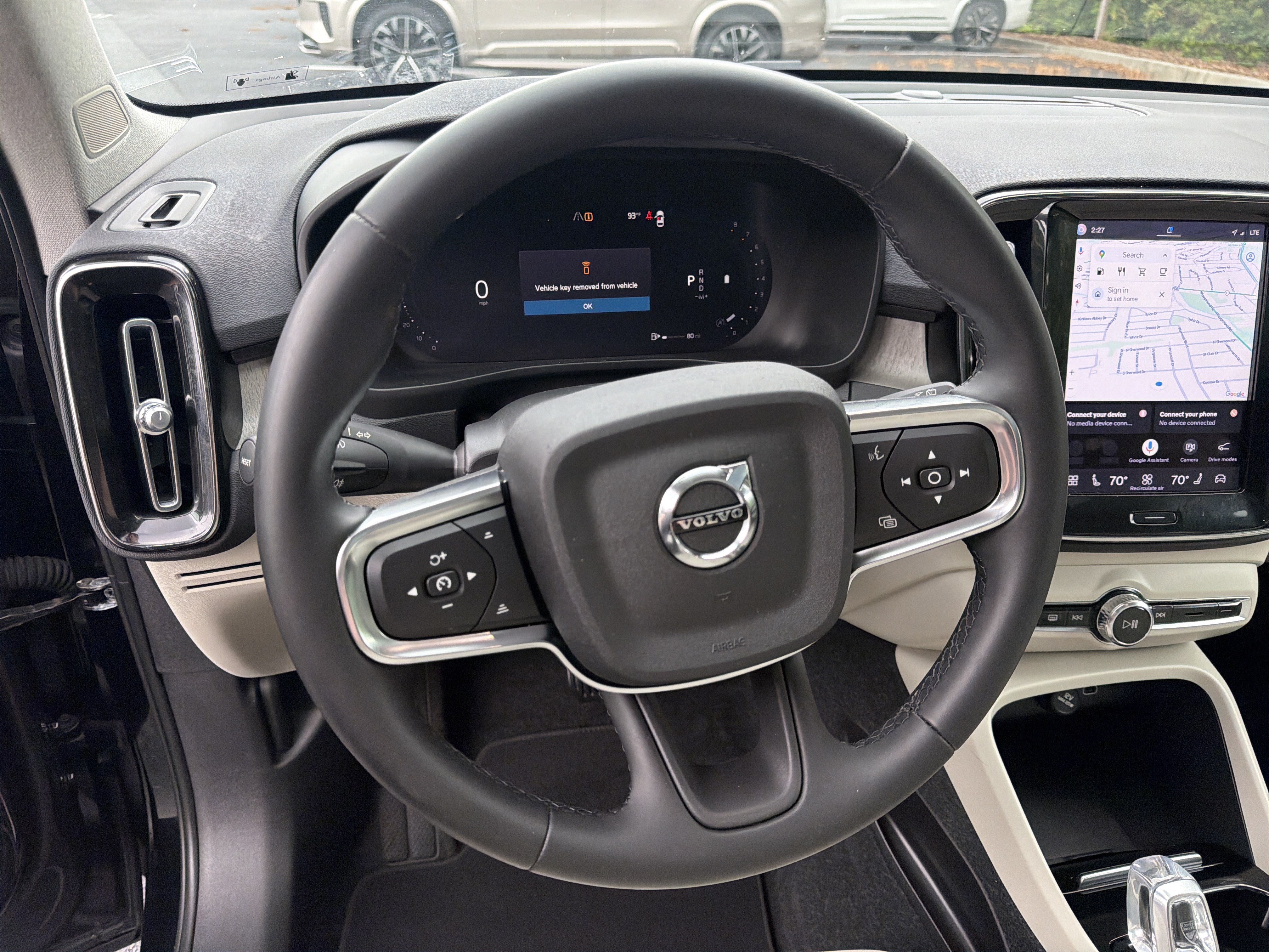 Certified 2023 Volvo XC40 B5 Plus AWD/4WD image 18