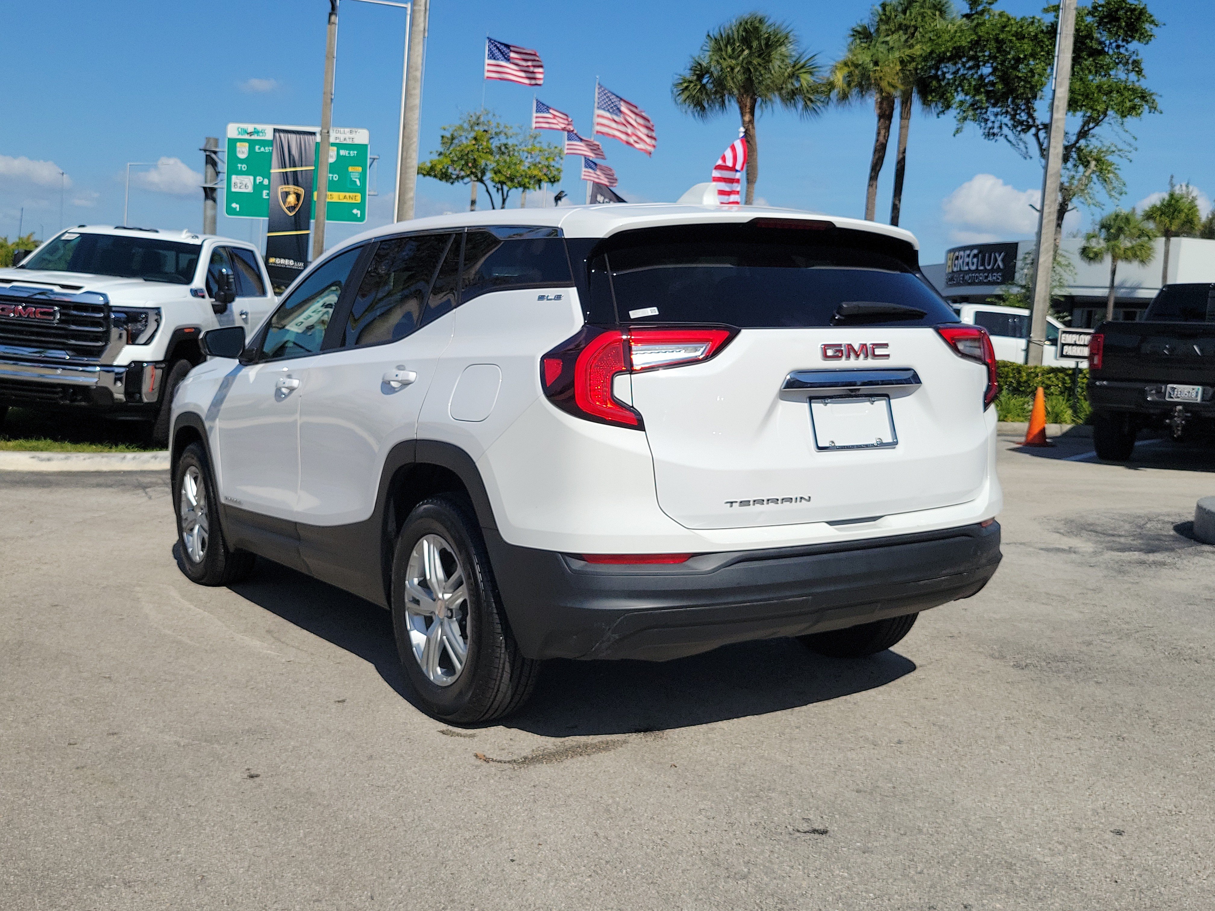 Used 2023 GMC Terrain SLE FWD image 7