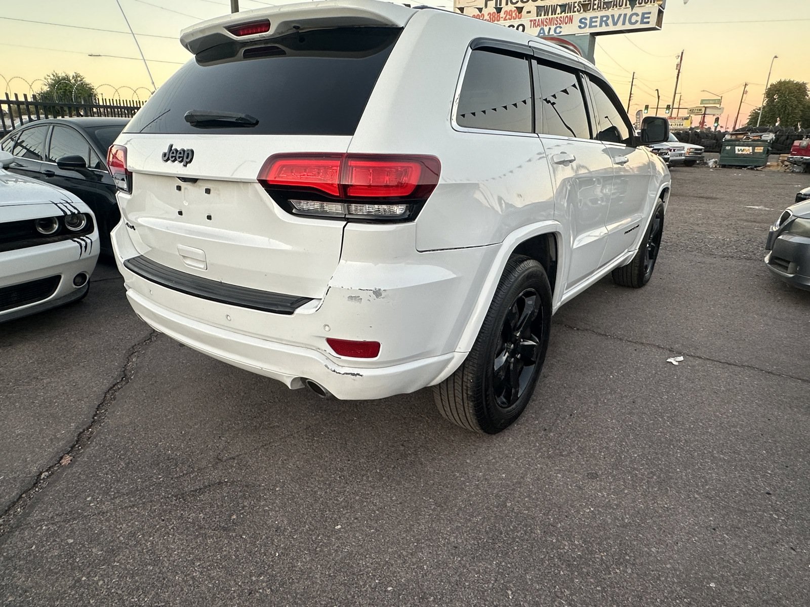 Used 2015 Jeep Grand Cherokee Altitude AWD/4WD image 3
