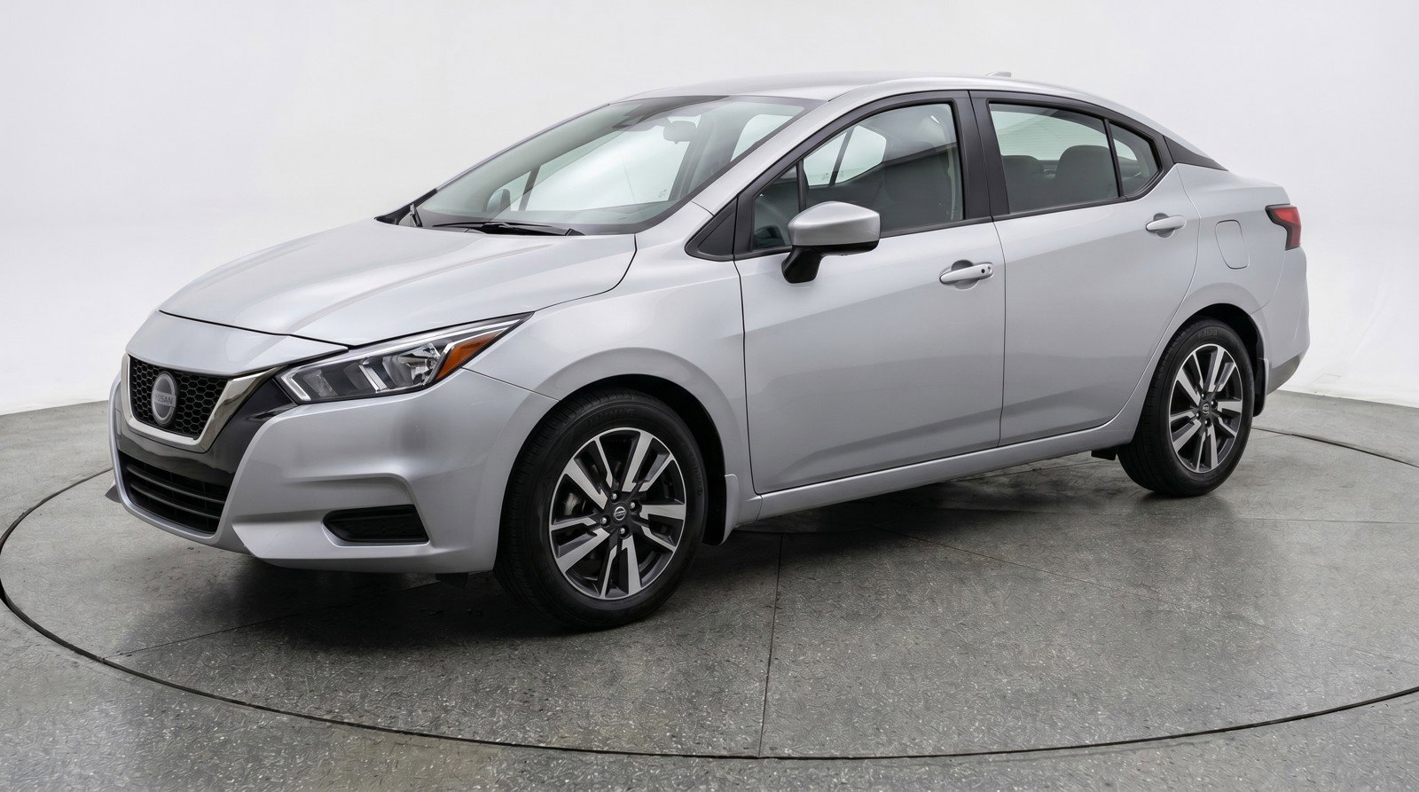 Used 2025 Nissan Versa SV FWD image 3