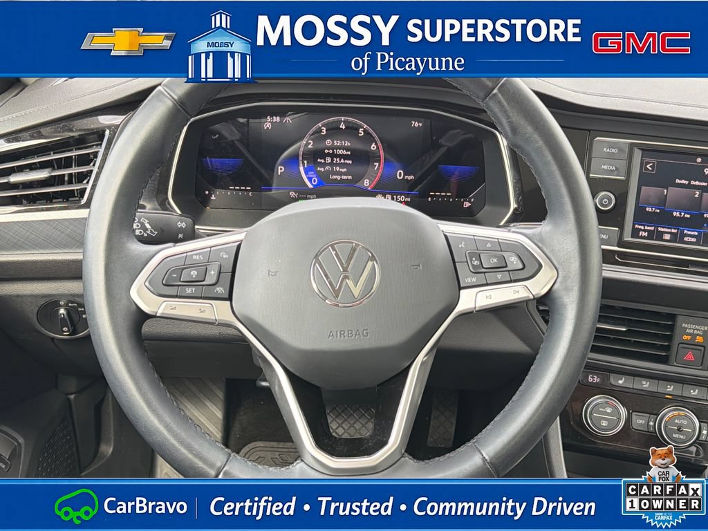 Used 2023 Volkswagen Jetta SE w/ Panoramic Sunroof Package FWD image 18