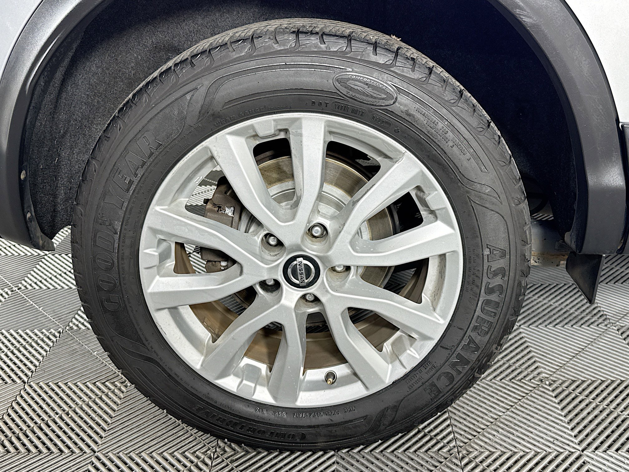 Used 2020 Nissan Rogue Sport SV image 32