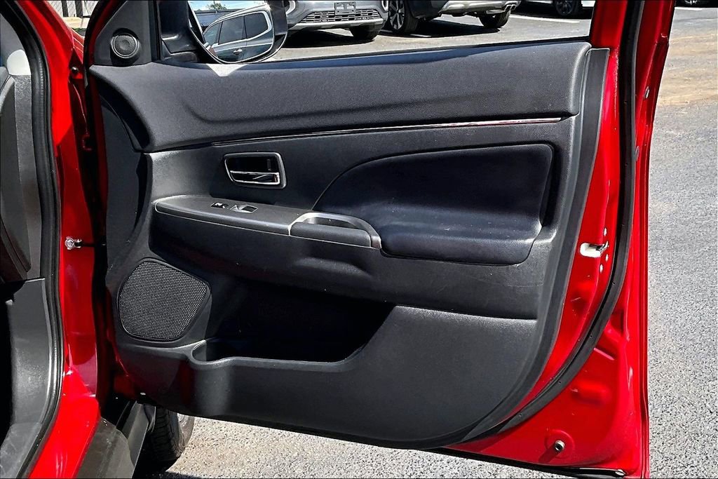 Used 2022 Mitsubishi Outlander Sport SE image 27