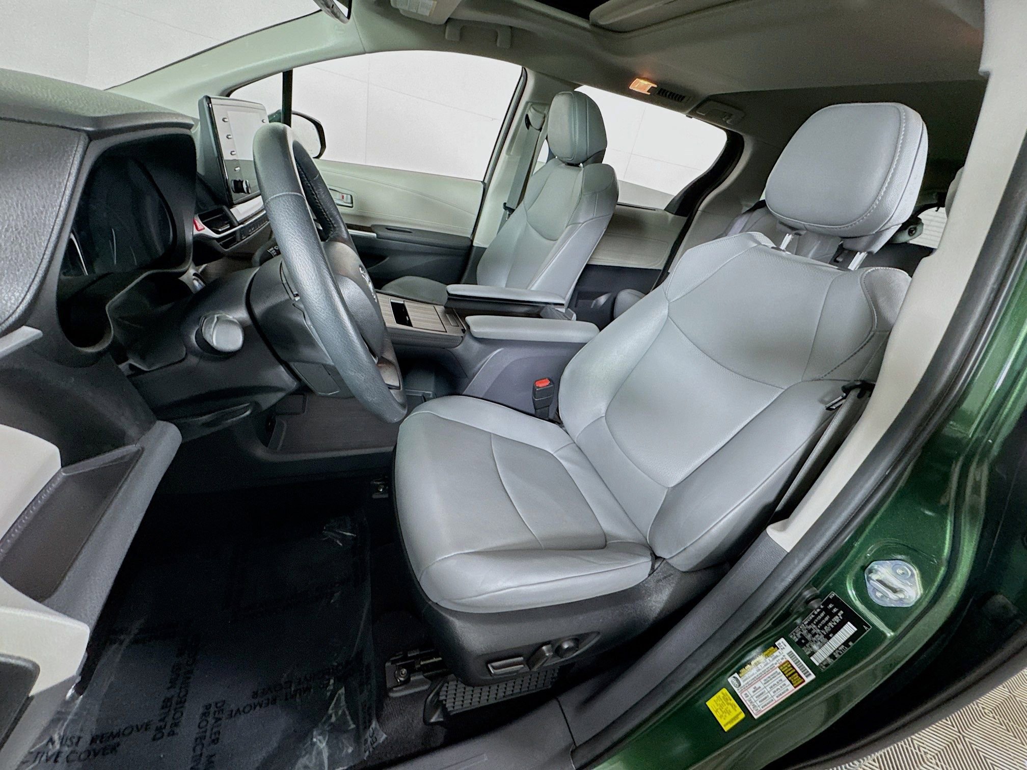 Certified 2024 Toyota Sienna XLE image 12