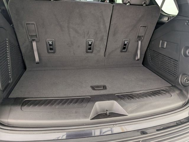 Used 2023 GMC Yukon SLT image 32