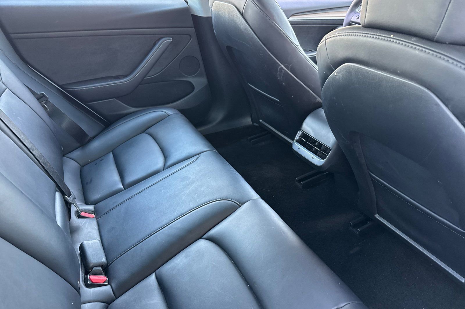 Used 2023 Tesla Model 3 Standard Range image 18