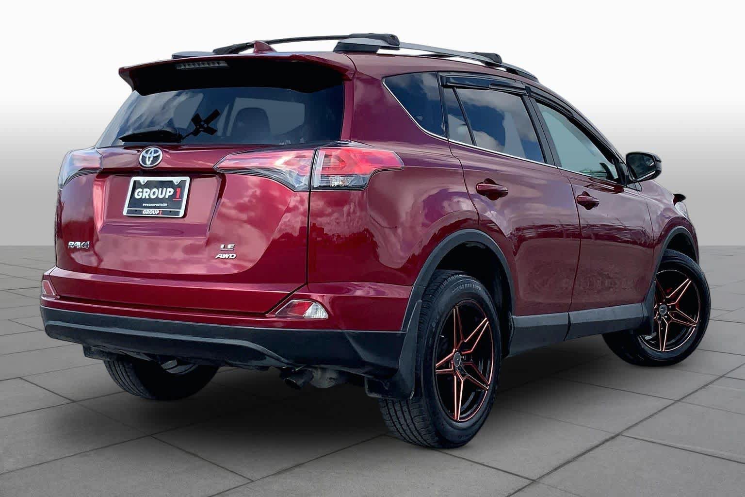 Used 2018 Toyota RAV4 LE w/ All Weather Liner Package AWD/4WD image 13