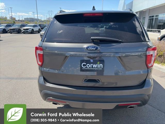 Used 2017 Ford Explorer XLT w/ Equipment Group 202A FWD image 7