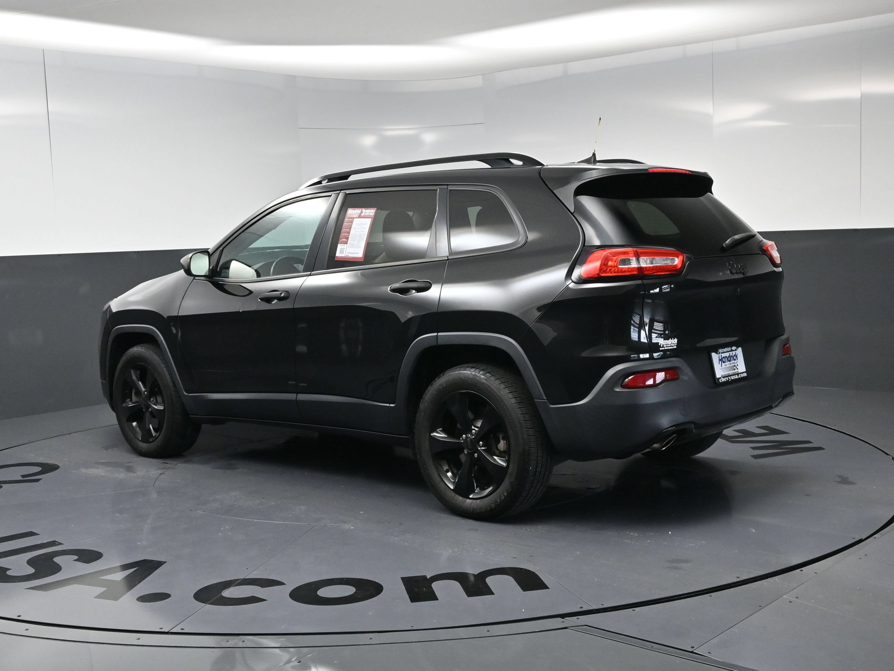 Used 2016 Jeep Cherokee Sport w/ Cold Weather Group AWD/4WD image 7
