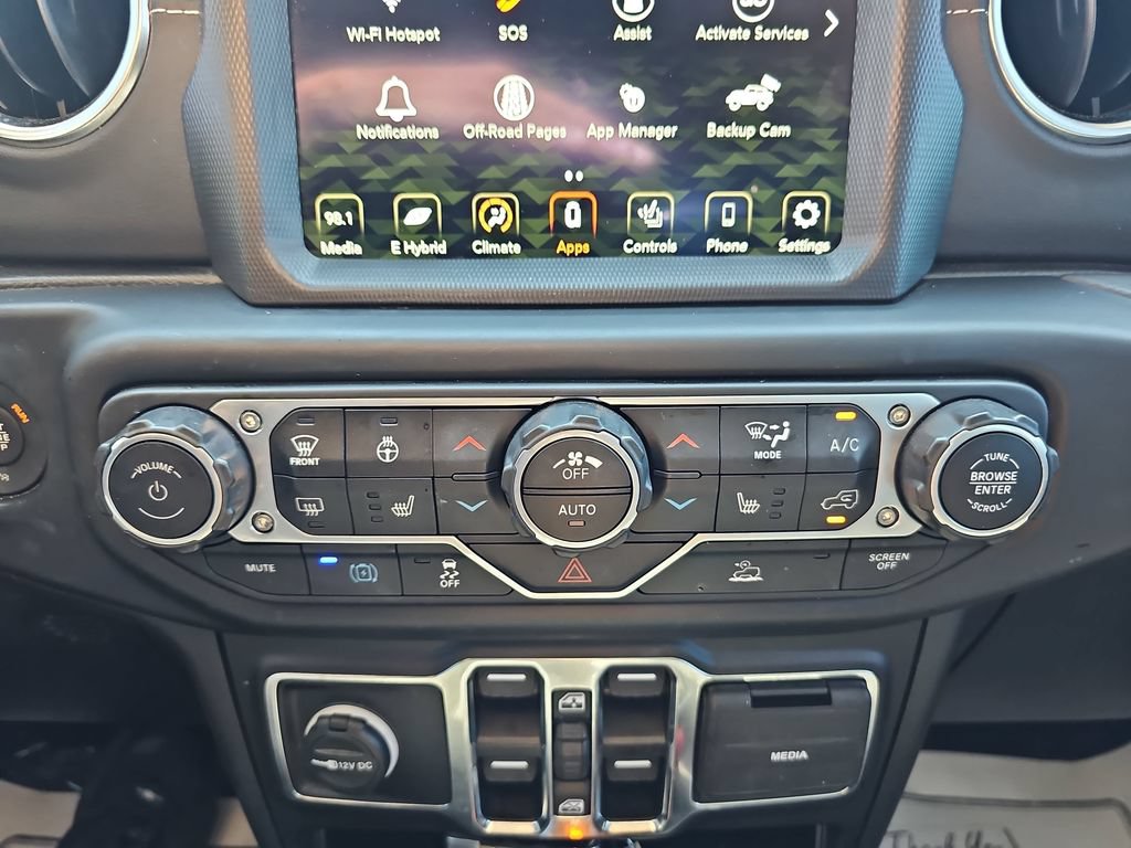 Used 2022 Jeep Wrangler Unlimited Sahara w/ Cold Weather Group AWD/4WD image 24